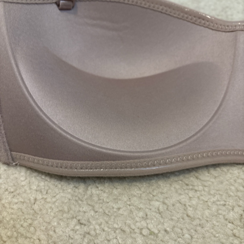 Seamless Tan Strapless Bra - Picture 3 of 3